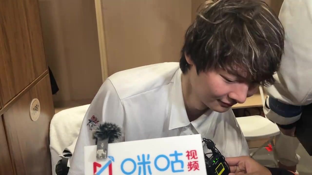 png电子王哲林：被骂太久心态肯定比年轻球员要强 把压力都给我就好