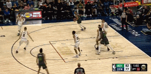 png电子猛虎下山！兰德尔中路突击顶开约基奇 起飞双手暴力砸扣