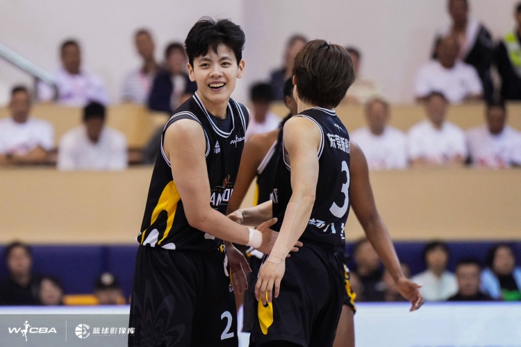 电子png游戏东莞女篮依靠团队篮球“以下克上” 时隔六年再度捧起冠军奖杯